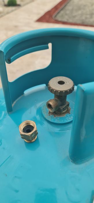 Vand pachet 4 butelii pe gaz capacitate 150 L fiecare