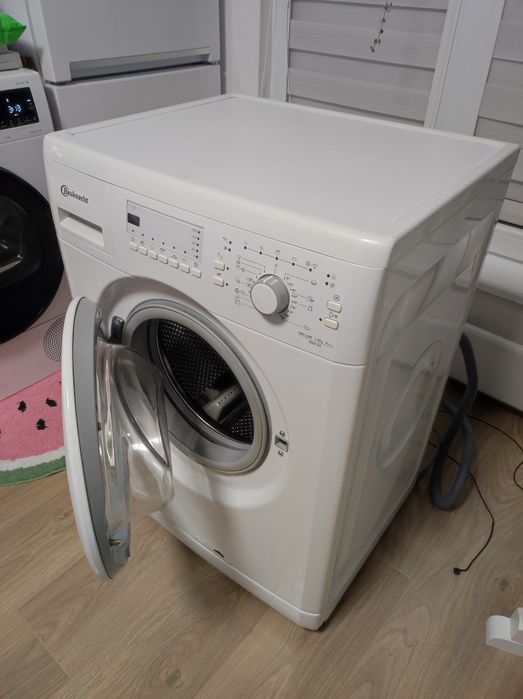 Пералня Bauknecht 1-6 kg A+++ 1400 оборота Slim, употребявана.