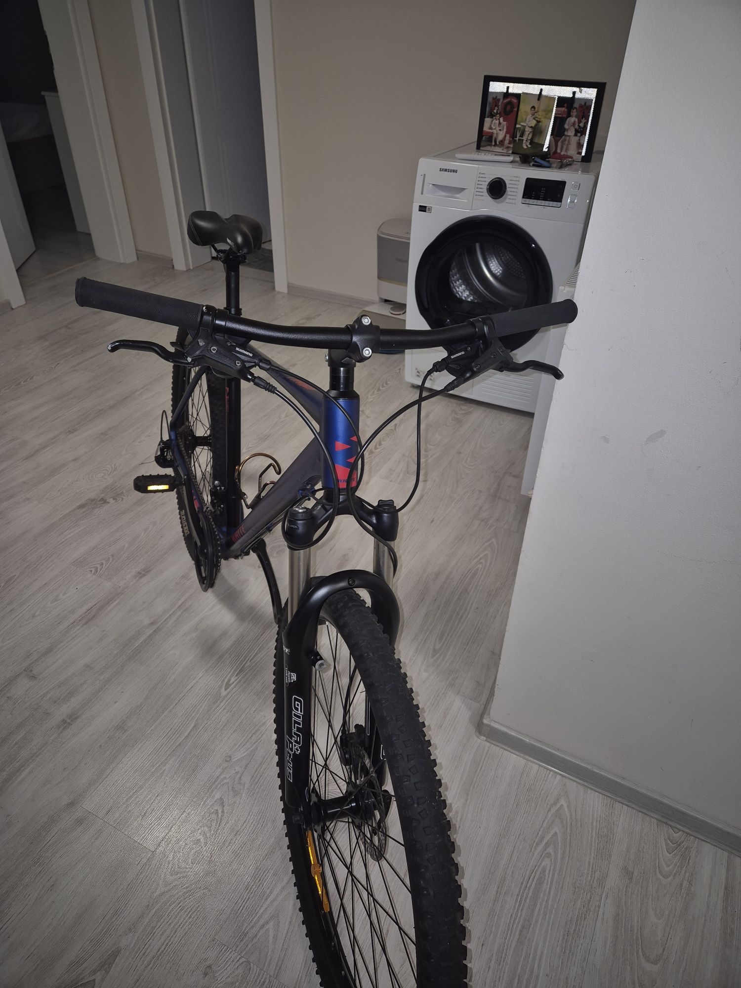 Bicicleta White,roti 27.5,frane hidraulice,full Shimano