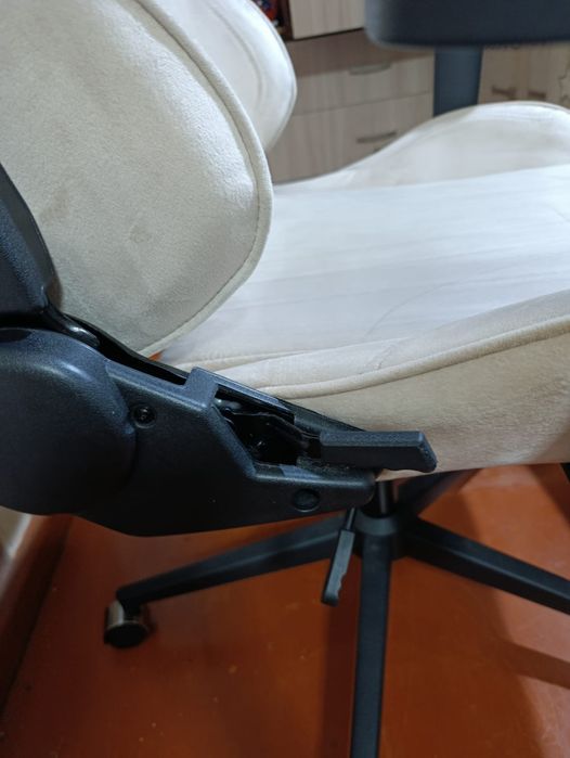 Продам игровое кресло Age