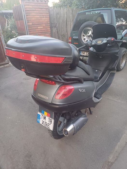 Vând  Piaggio X9