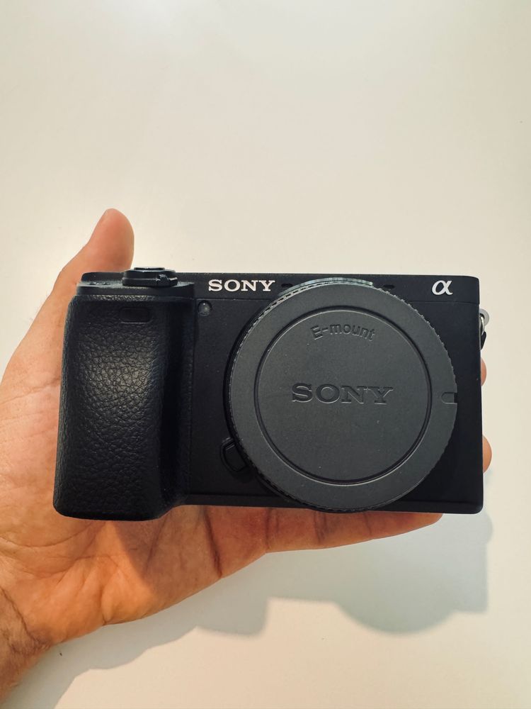 Камера Sony a6400 + батерии + зарядно + карта памет