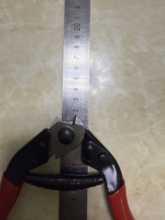 Тросорез для резки стальных проводов и троссов