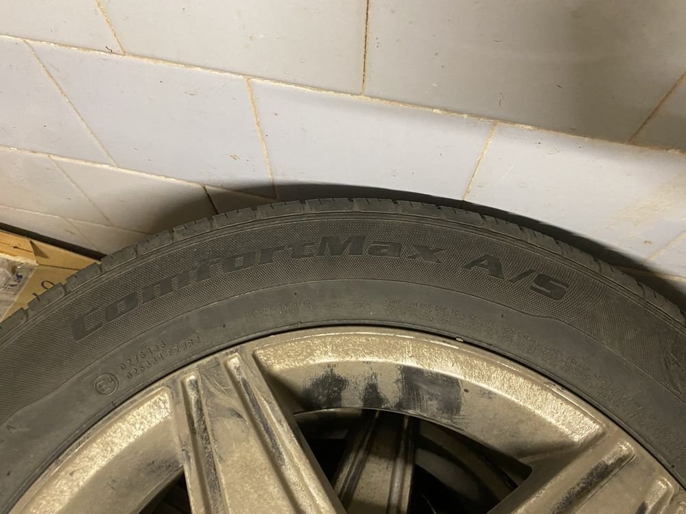 Продам новый балон 215/60R16