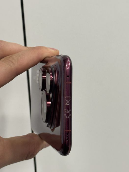 Продавам нов Huawei Pura 80 PRO