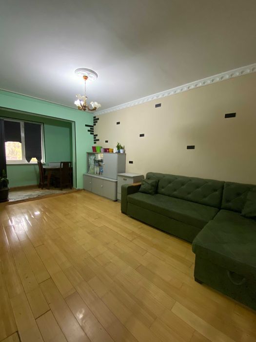 Срочно!!! Продается 3-х комн 2 этаж м-в Феруза