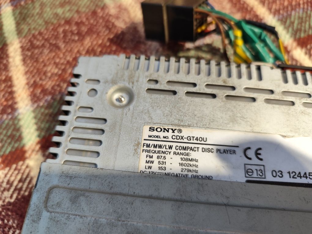 SONY CDX-G1100U & Sony CDX-GT40U 
55 W x 4
USB (тип A)
AUDIO AUX ОТПРЕ