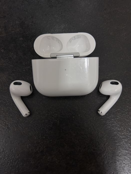 AirPods 3 – folosite 2 luni, stare foarte bună, fără cutie