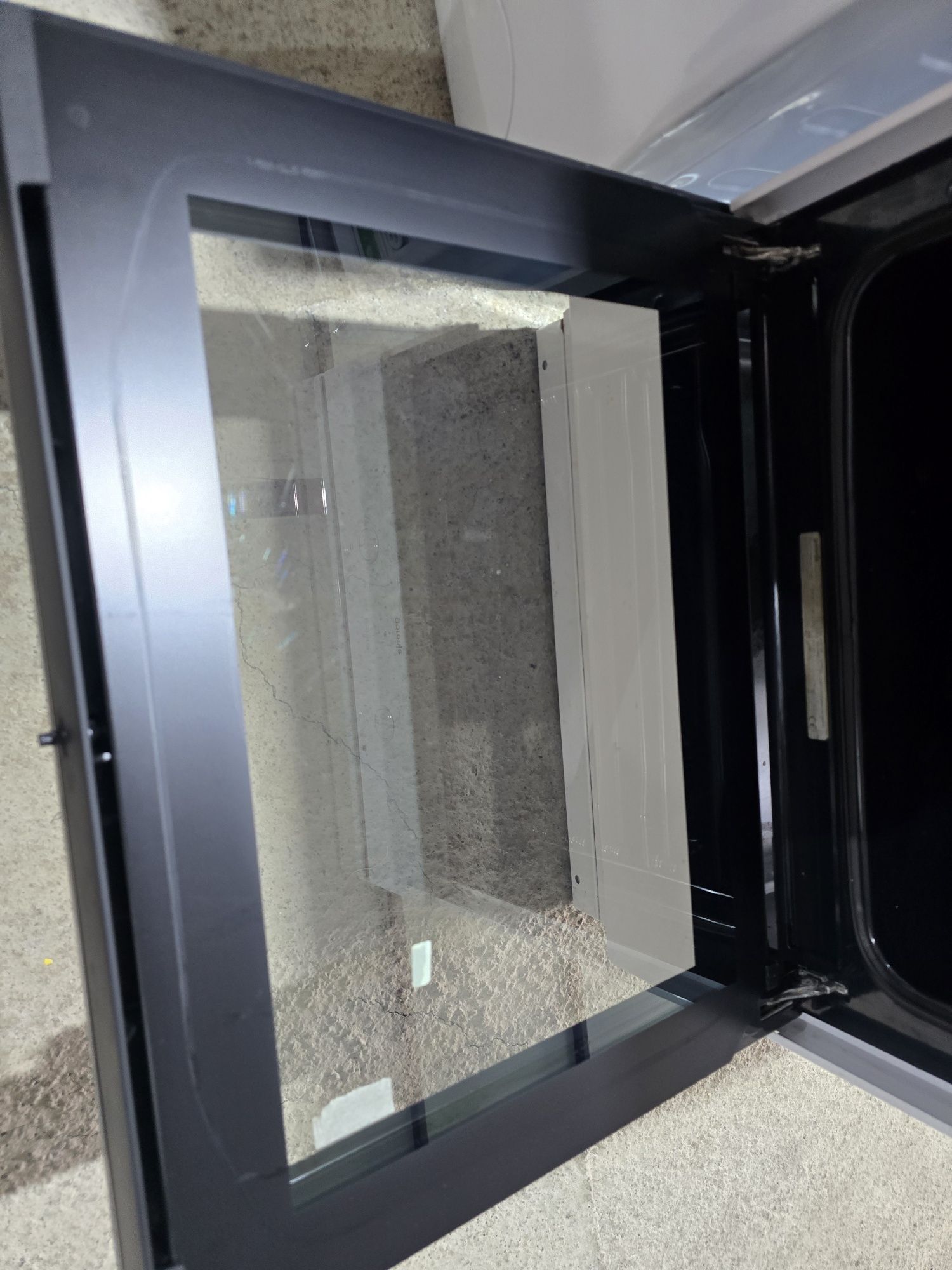Готварска печка Горене/Gorenje EIT6151WPD. 71 литра индукция