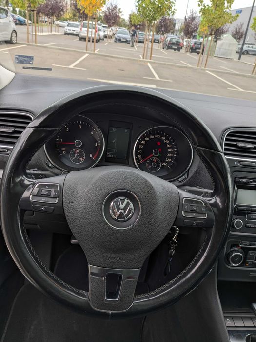 VW Golf Variant 2.0 / 140hp / HighLine / Панорама / DSG