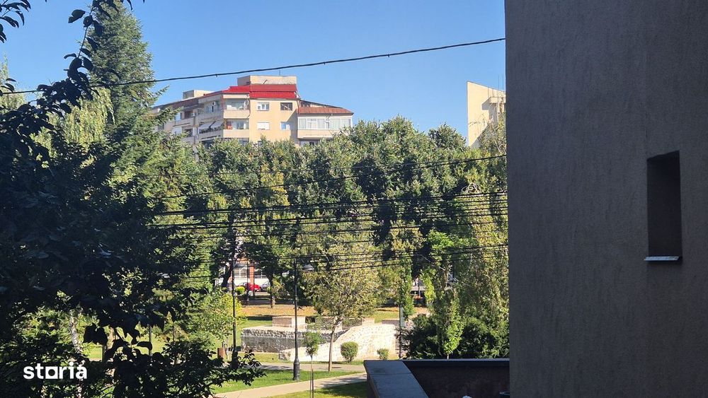 Vanzare apartament 3 camere, Targoviste, central, etaj 1, Mitropolie