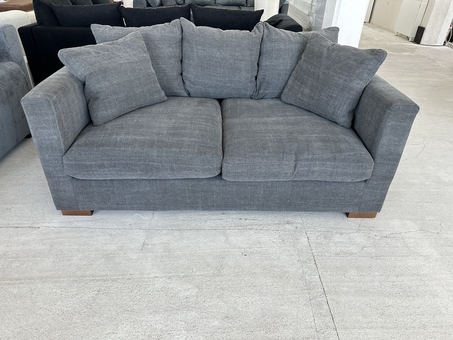 Canapea fixă de 2 persoane