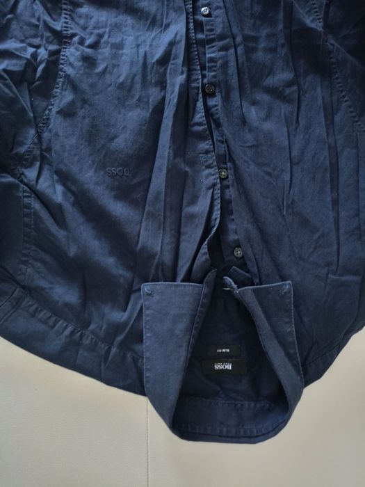 Vând cămașă bărbătească Boss, produs de calitate superioara, originala