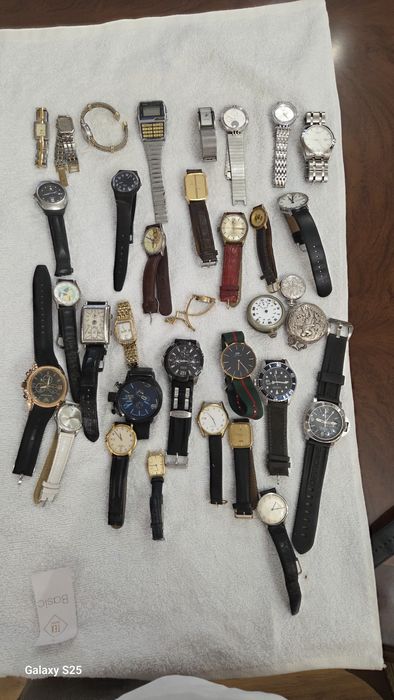 Ceasuri. Intre 100 lei. Si. 900 lei. Peste 40 buc