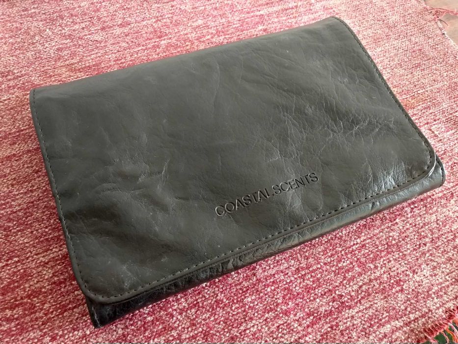 Чехол для косметических кистей.