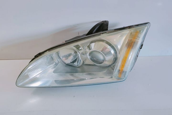Far Xenon Stanga Ford Focus a 2-a generatie