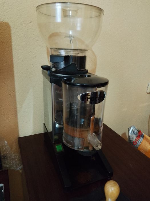 Професионална Кафе мелачка