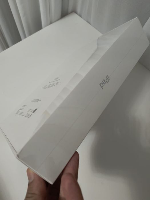 Vând IPad 9th Generation SIGILAT
