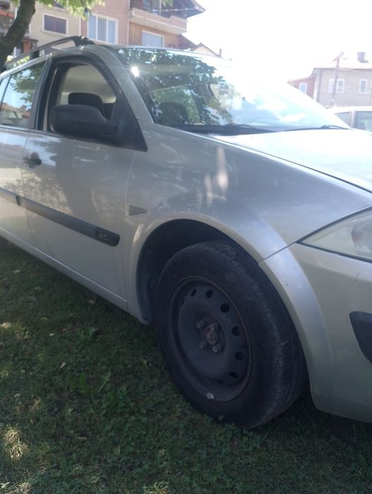 Автомобил Рено Меган 2
