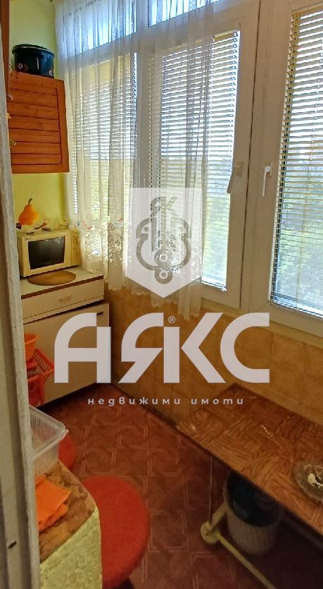 Тристаен обзаведен апартамент в кв. Надежда 2