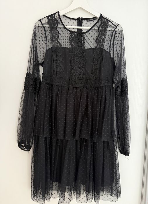 Дантелена рокля Medicine