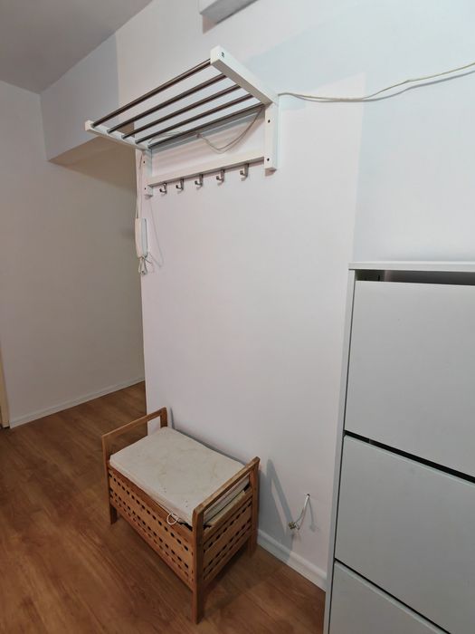 Închiriez apartament 4 camere
