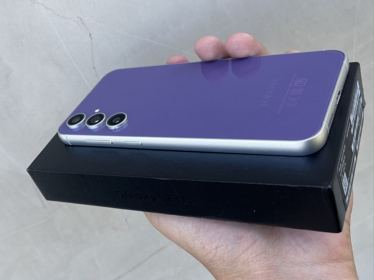 Samsung S23 FE Сатылади 8/256