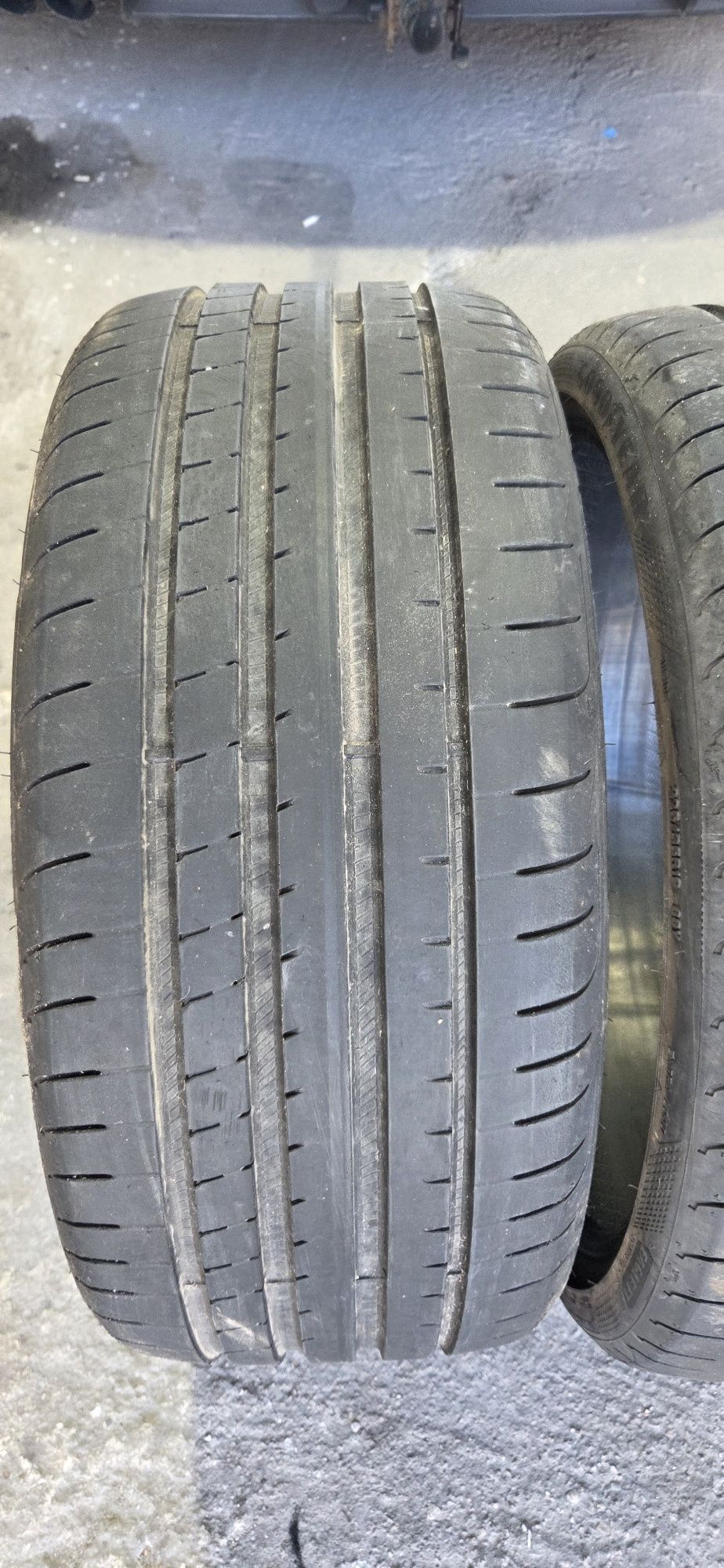 225 35 19 Goodyear