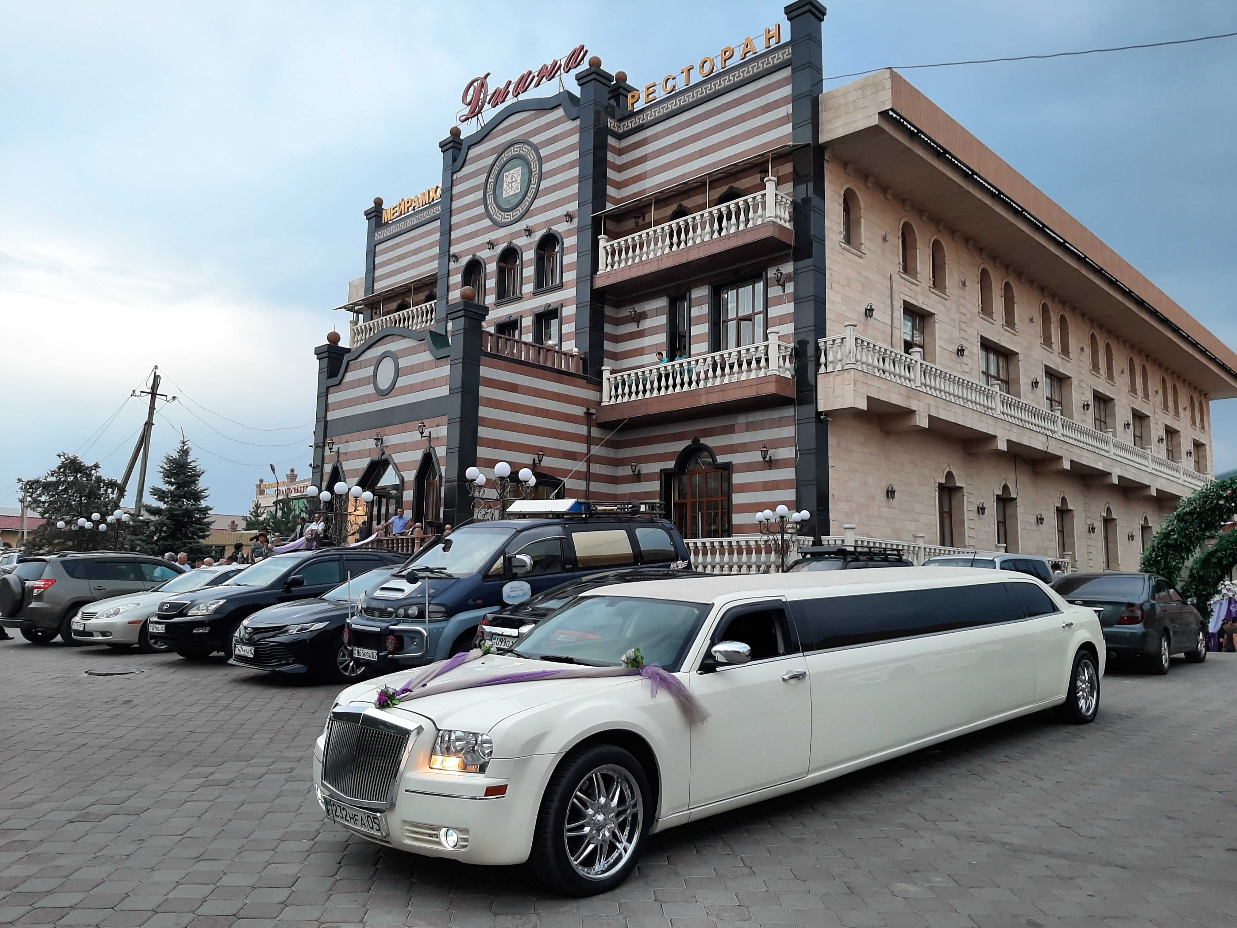 Лимузины от 8 до 25 мест без посредников в Алматы