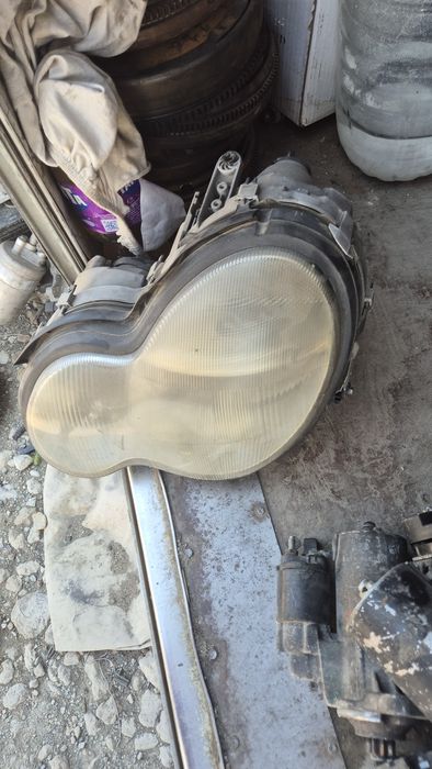 Ляв Фар за Мерцедес Ц клас W203 98- 2005г