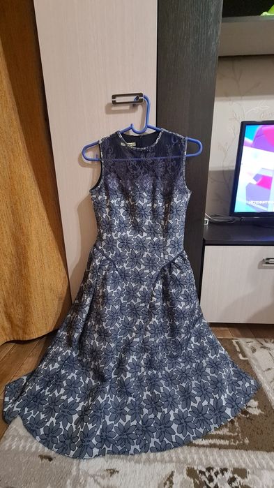 Продам платье нарядное