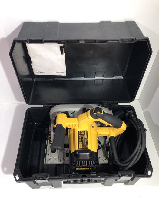 Circular cu plonjare DeWalt DWS 520