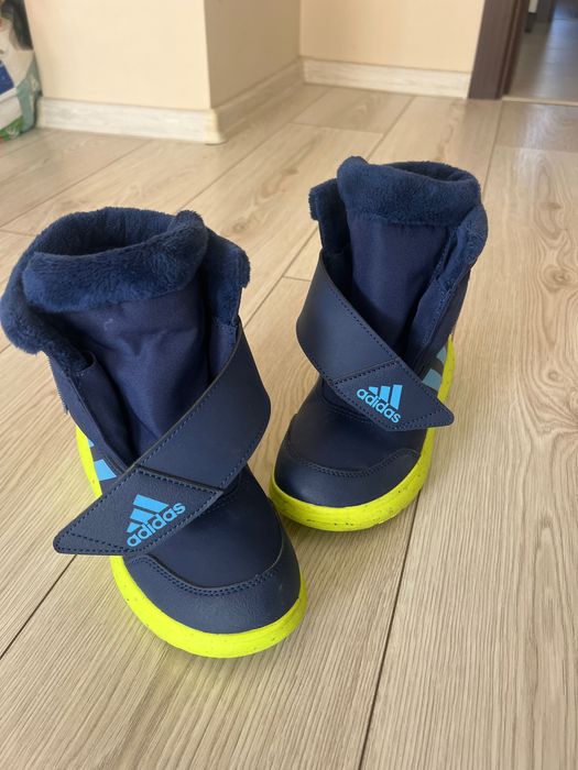 Зимни ботуши Adidas