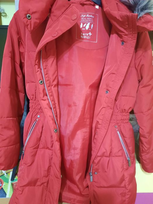 geacă de iarnă, roșie cu glugă