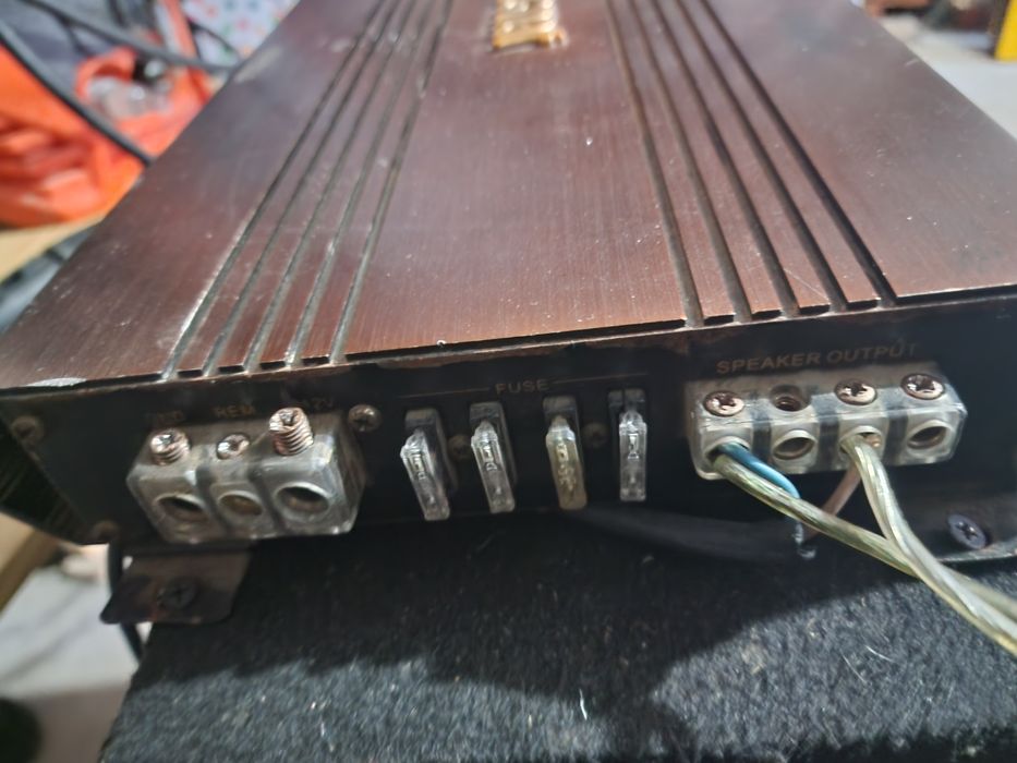 Subwoofer + 2 amplificatoare