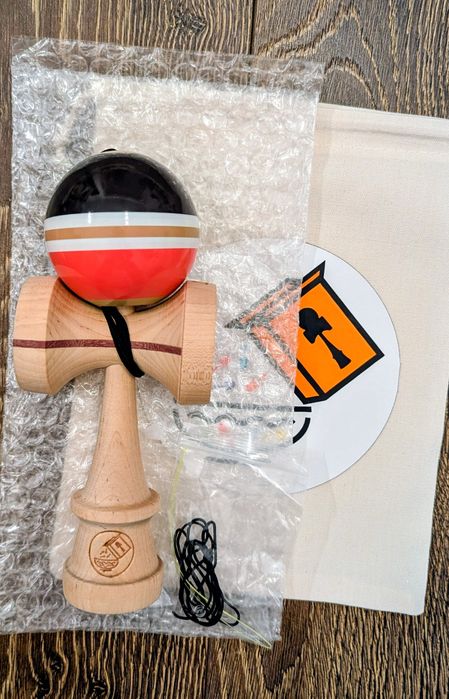 Kendama Cereal - sticky clear, maple/amaranth ken, base hole