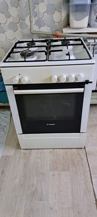 срочро продается газовая плита Bosch