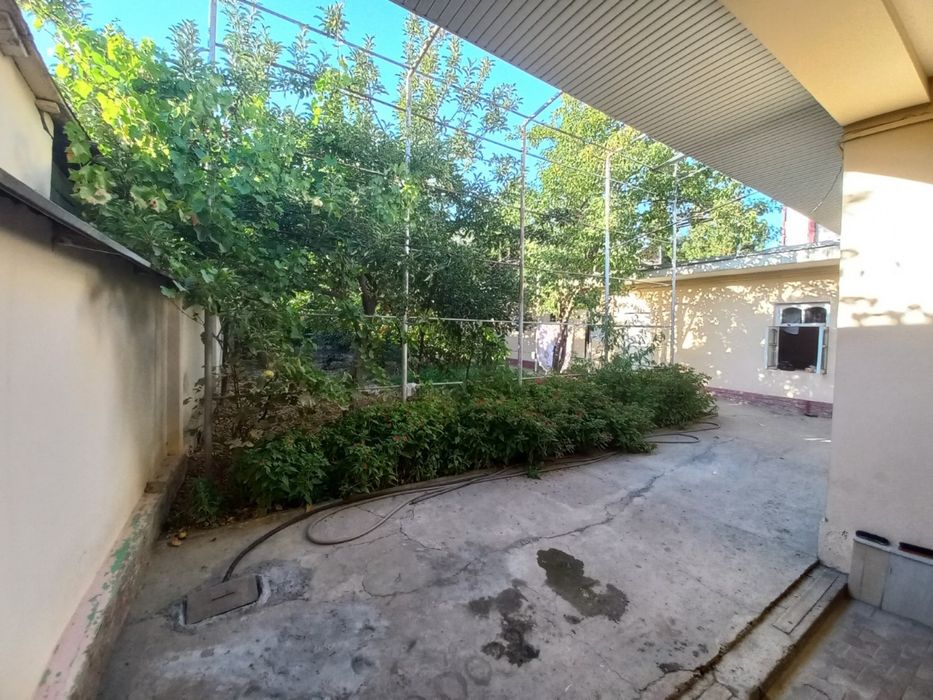 srochno 8 sotok uy sotiladi arzon narxlarda