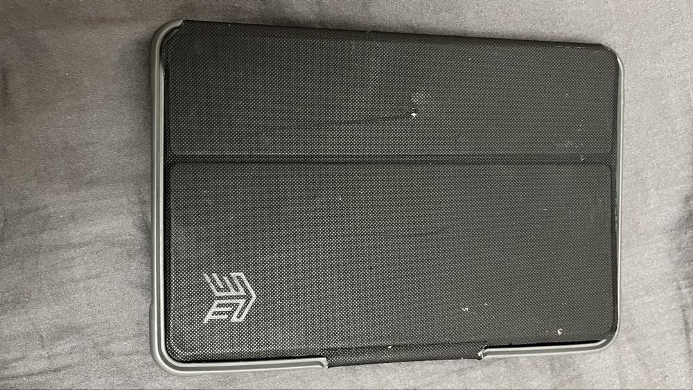Чехол бронебойный на IPad