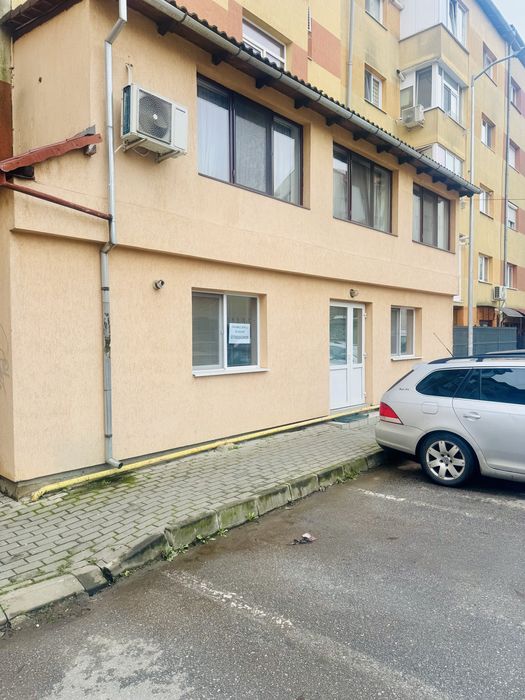 Proprietar inchiriez Locuinta/ Spatiu Comercial/Birouri, Cetate- Piata
