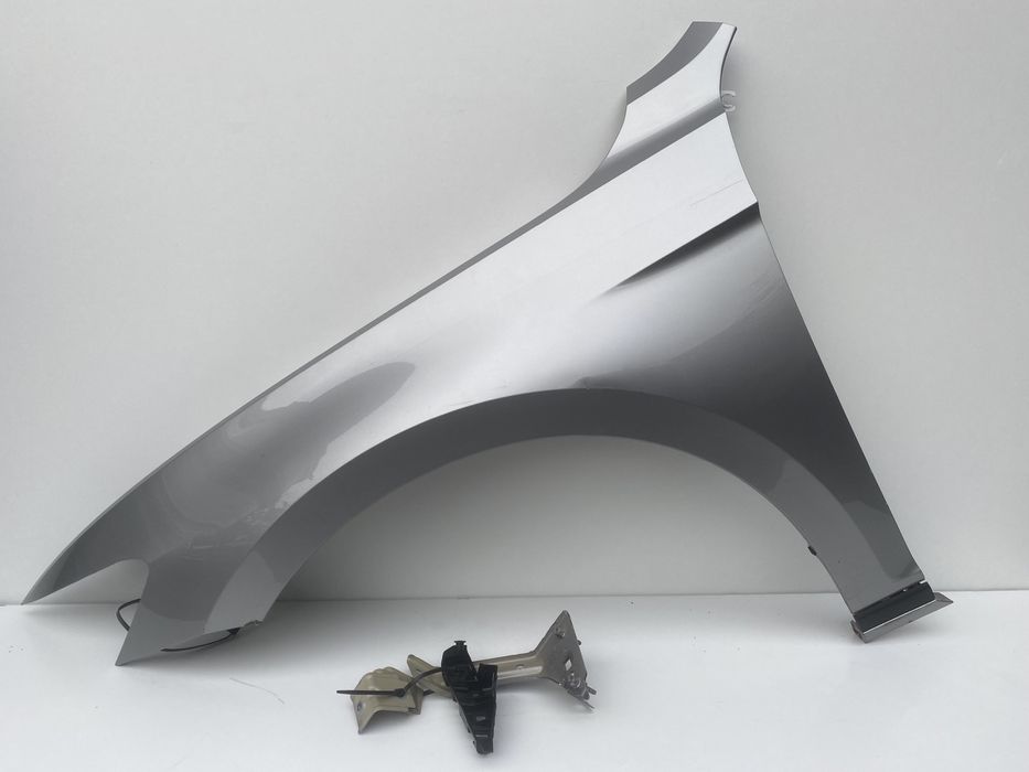 Aripa st fata vw Passat B8 cu toți suporti / cod de culoare LB7W