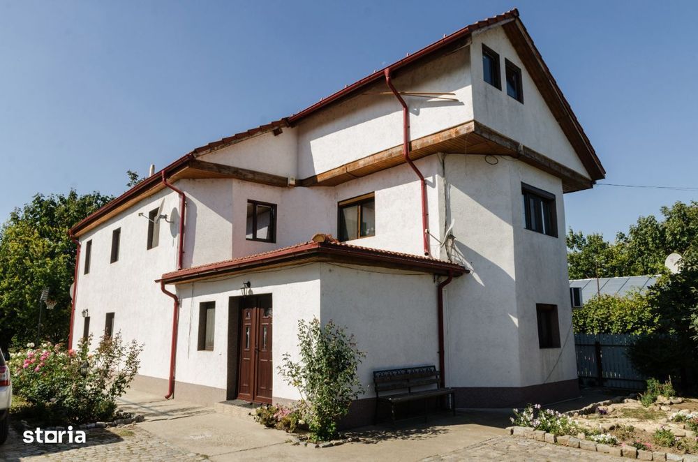De Vanzare Casa zona Lacu Sarat