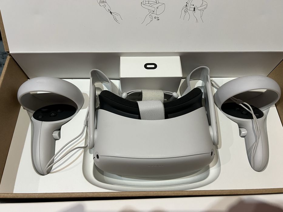 Vand Oculus QUEST 2 folositi foarte putin si in stare buna. 256GB