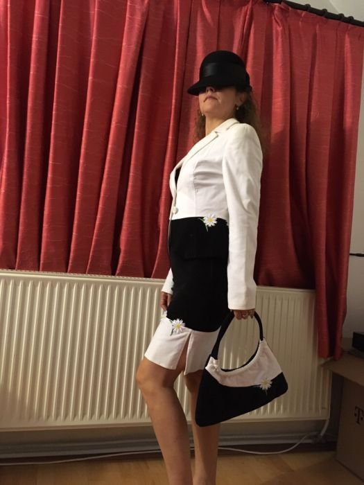 Costumas catifea deosebit marime 36 S + CADOU Gentuta