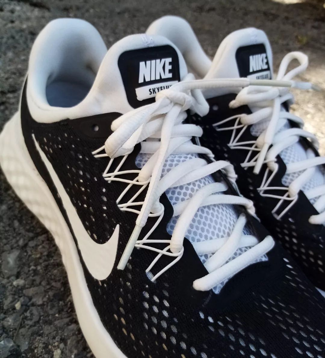 Nike  Lunar Skyelux  Running Shoes