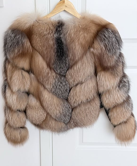 Haina din blana naturala