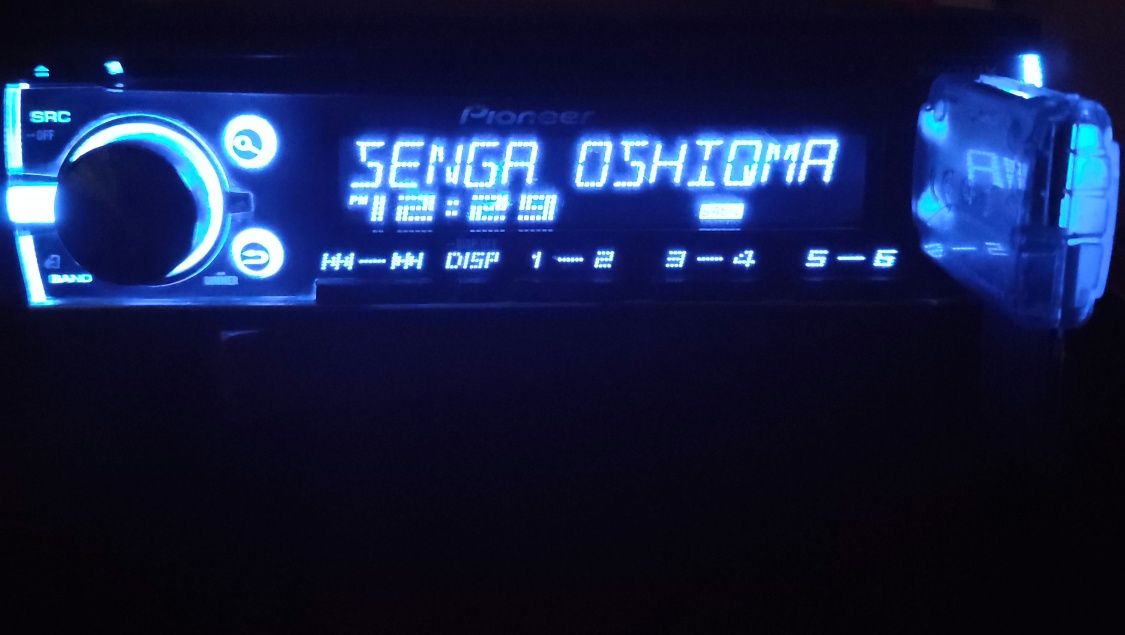 Mafon Pioneer 3750ub sotiladi. Disc Aux Usb Radio Blutuz