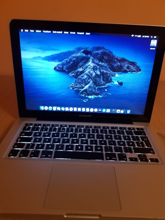 Vând laptop MacBook Pro