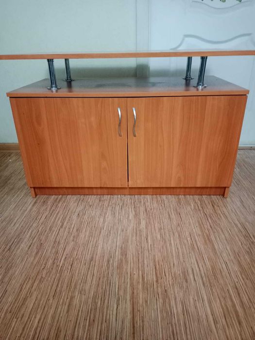 Продам тумбу под телевизор