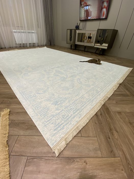 Продам ковер в хорошем состоянии